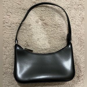 Black 90’s style shoulder bag